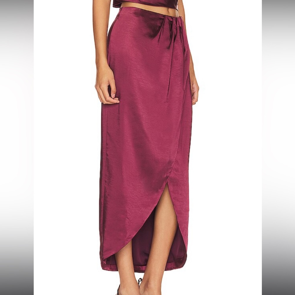 Olivia Skirt in Wine
Tularosa